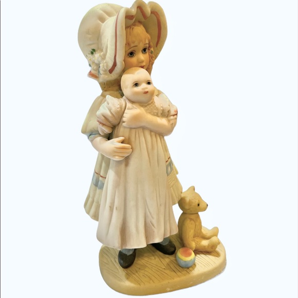 Jan Hagara- Jenny and her Bye Lo Doll Figurine - Picture 8 of 9